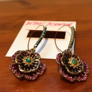 Betsey Johnson Statement Earring